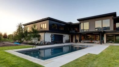 Hiring a Pool Builder